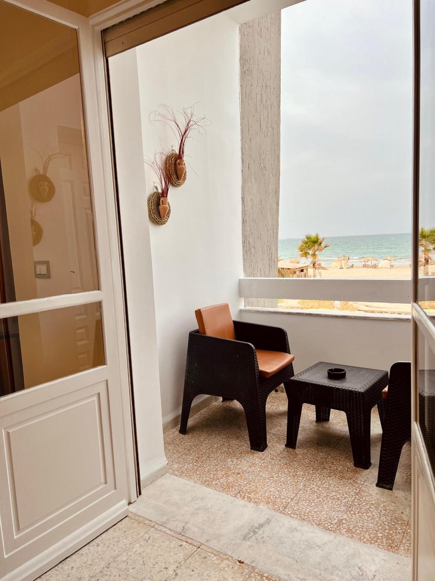 Appartement Vue De Mer Pied Dans L'Eau قابس المظهر الخارجي الصورة