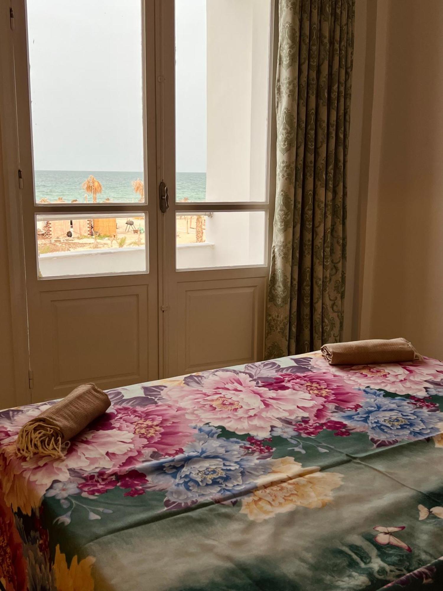 Appartement Vue De Mer Pied Dans L'Eau قابس المظهر الخارجي الصورة